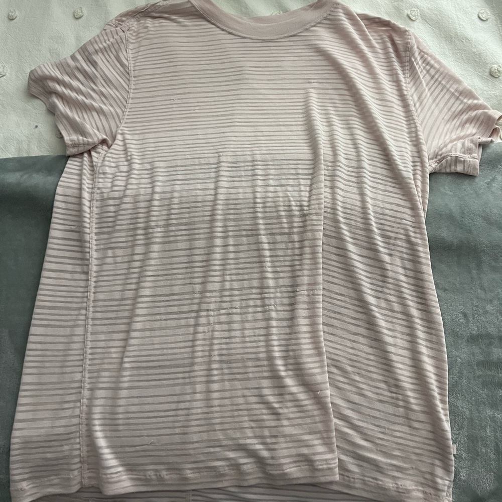 lululemon tee